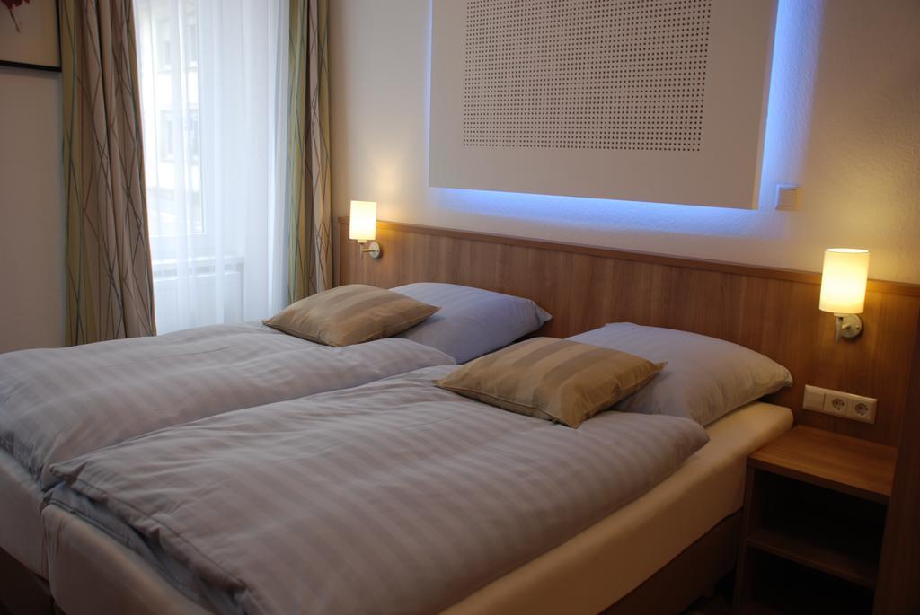 Hotel Rest Inn เบรตเทน ห้อง รูปภาพ
